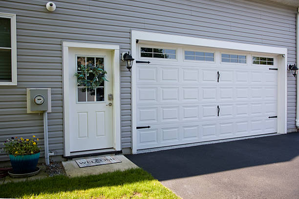 24/7 Emergency Garage Door Panel Replacement experts in Tipton County County, IN